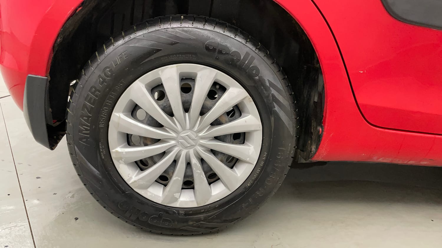 Used 2015 Maruti Suzuki Swift VXi Petrol Manual tyres RIGHT REAR TYRE RIM VIEW