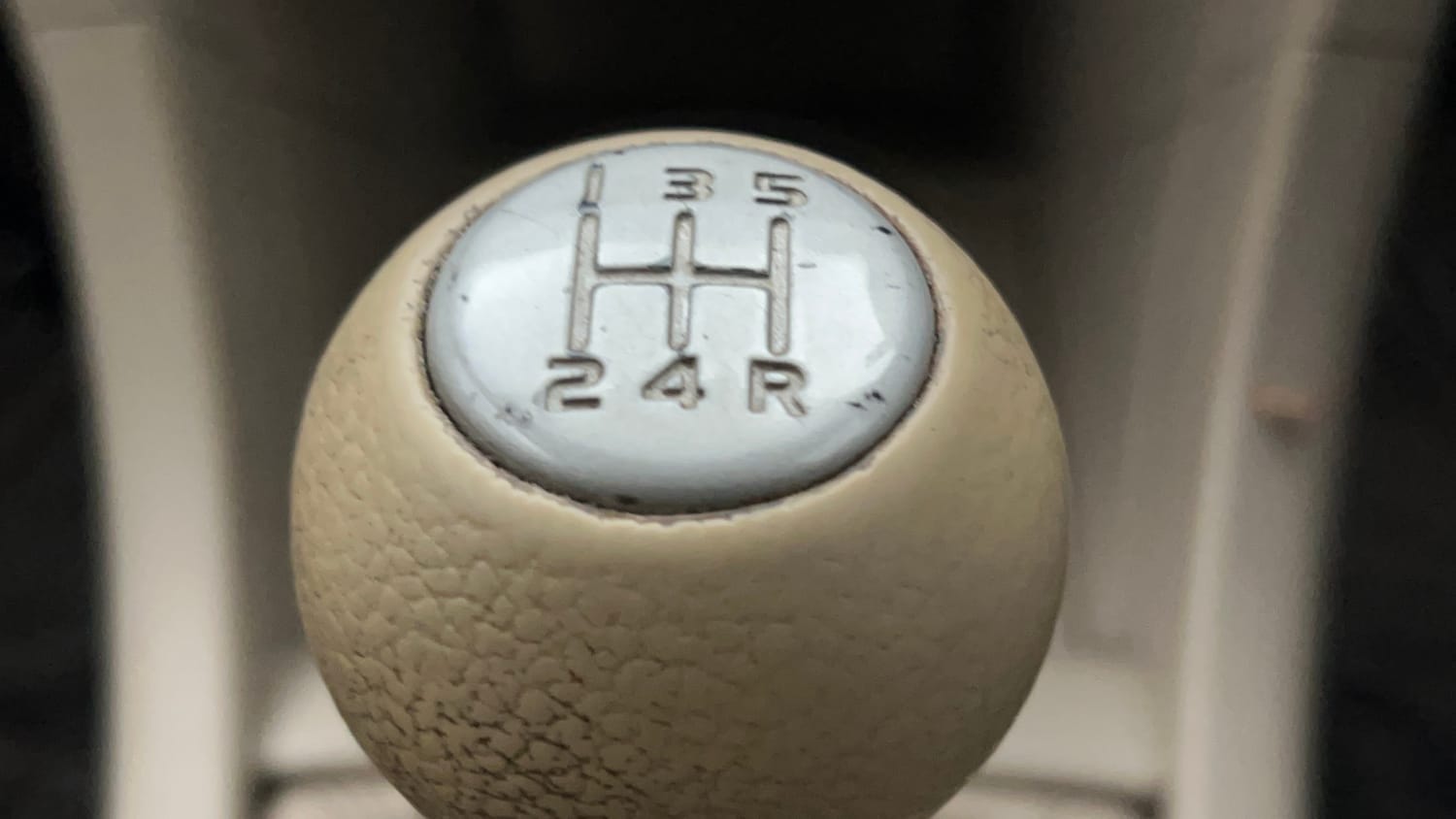 Used 2013 Maruti Suzuki Swift Dzire VXI Petrol Manual interior GEAR  KNOB VIEW