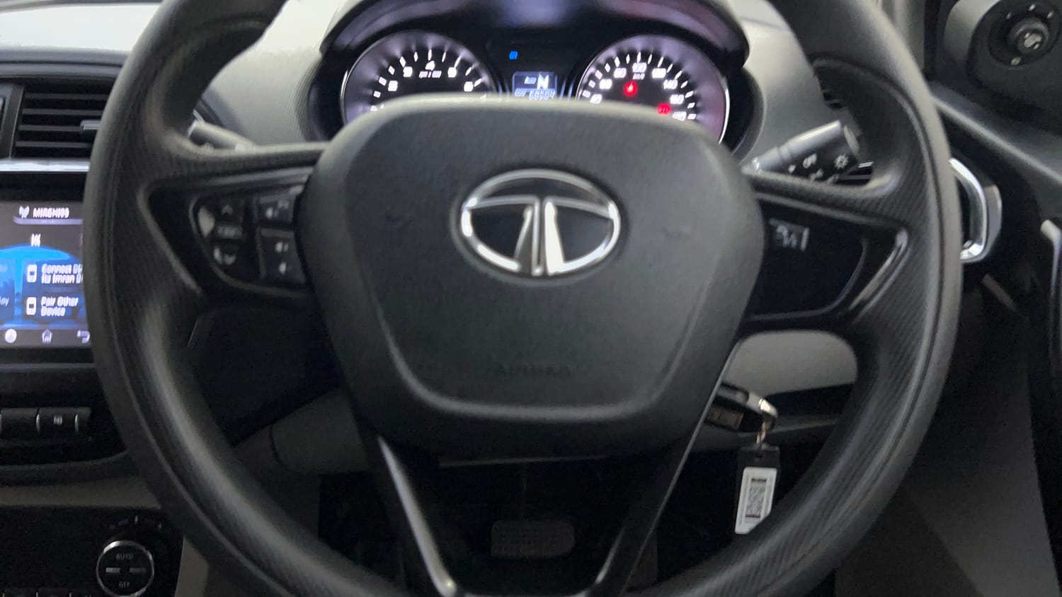 Used 2019 Tata Tiago Revotron XZA Plus Petrol Automatic top_features Airbags