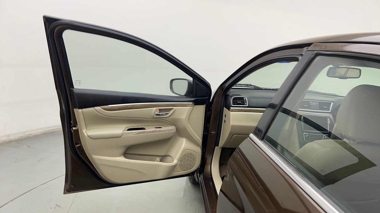 Used 2020 Maruti Suzuki Ciaz Alpha Hybrid 1.5 Petrol Manual interior LEFT FRONT DOOR OPEN VIEW
