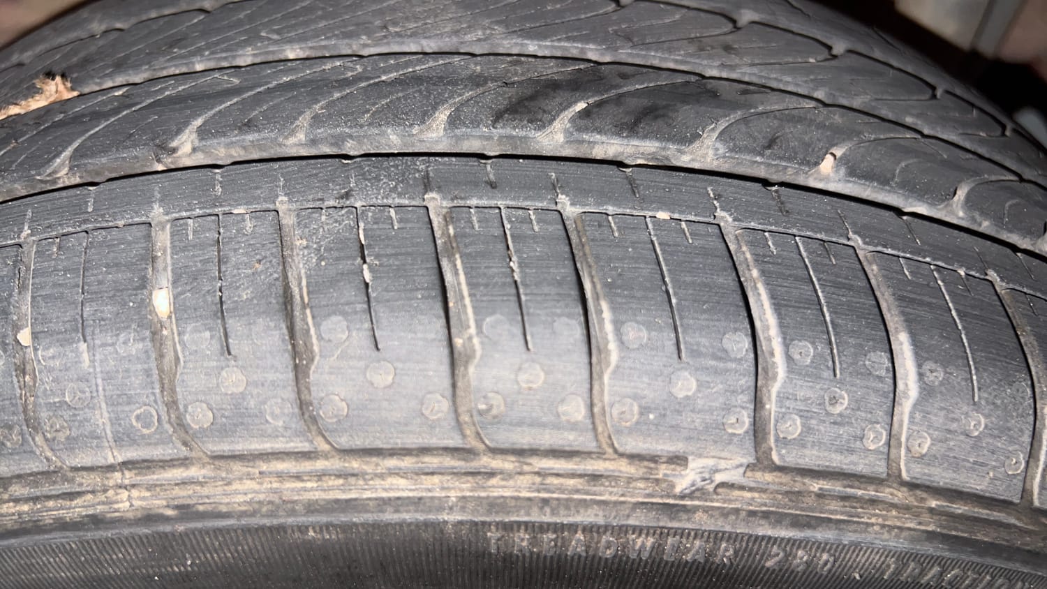 Used 2023 Tata Tiago XZA Plus Petrol Automatic tyres LEFT REAR TYRE TREAD VIEW