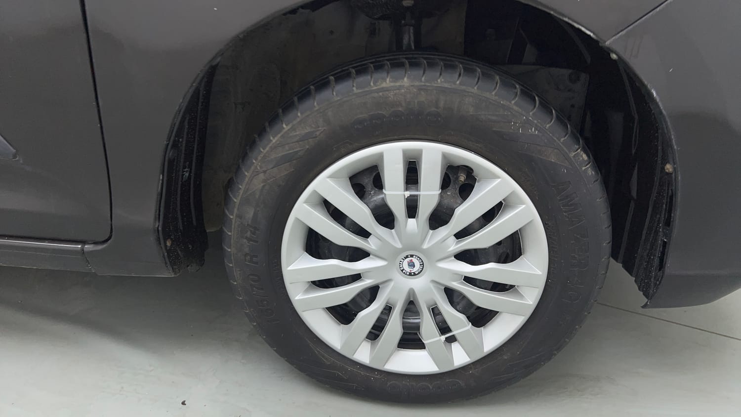 Used 2020 Honda Amaze 1.2 S MT Petrol Petrol Manual tyres RIGHT FRONT TYRE RIM VIEW