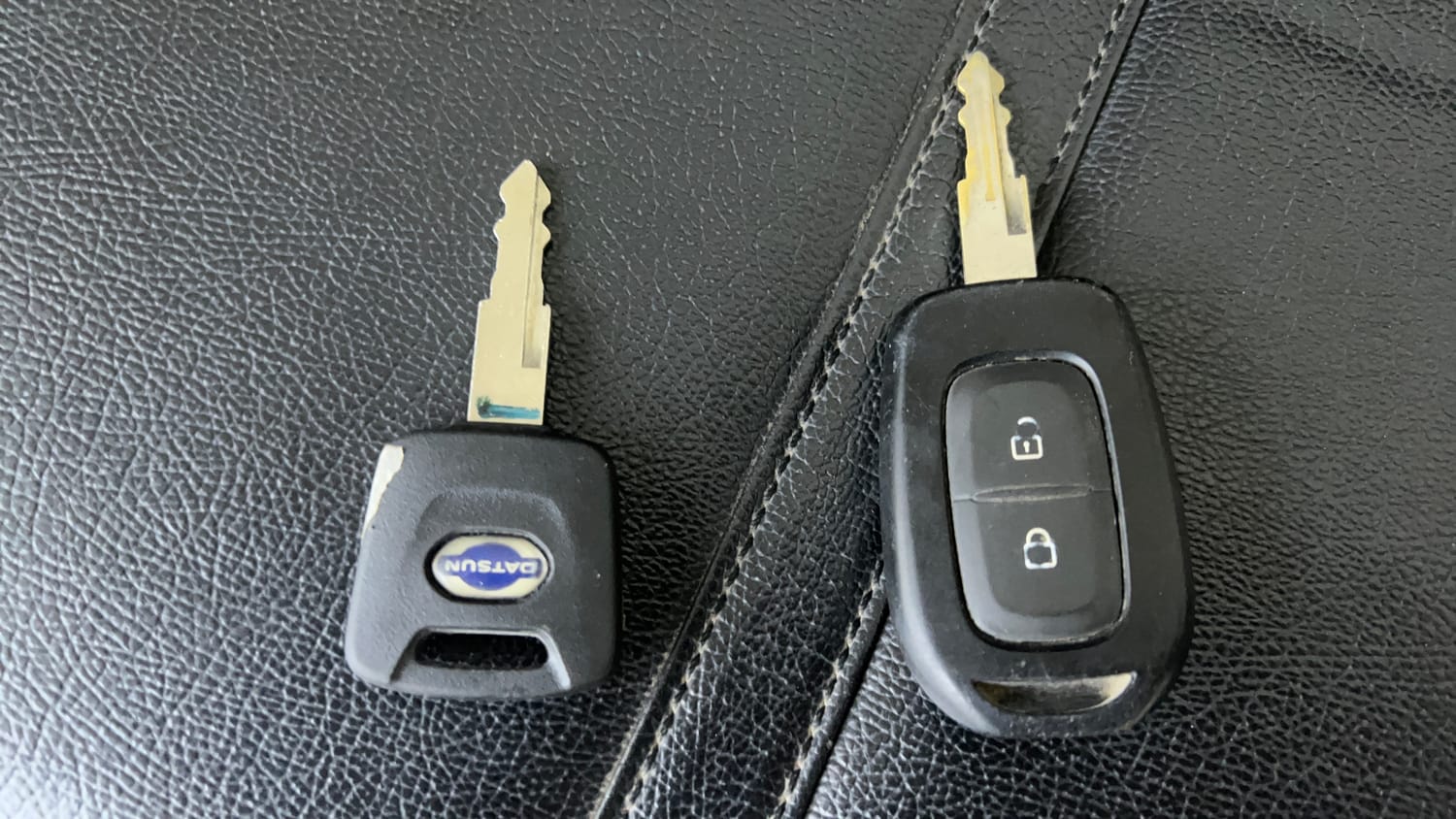 Used 2016 Datsun Redi-GO S Petrol Manual extra CAR KEY VIEW