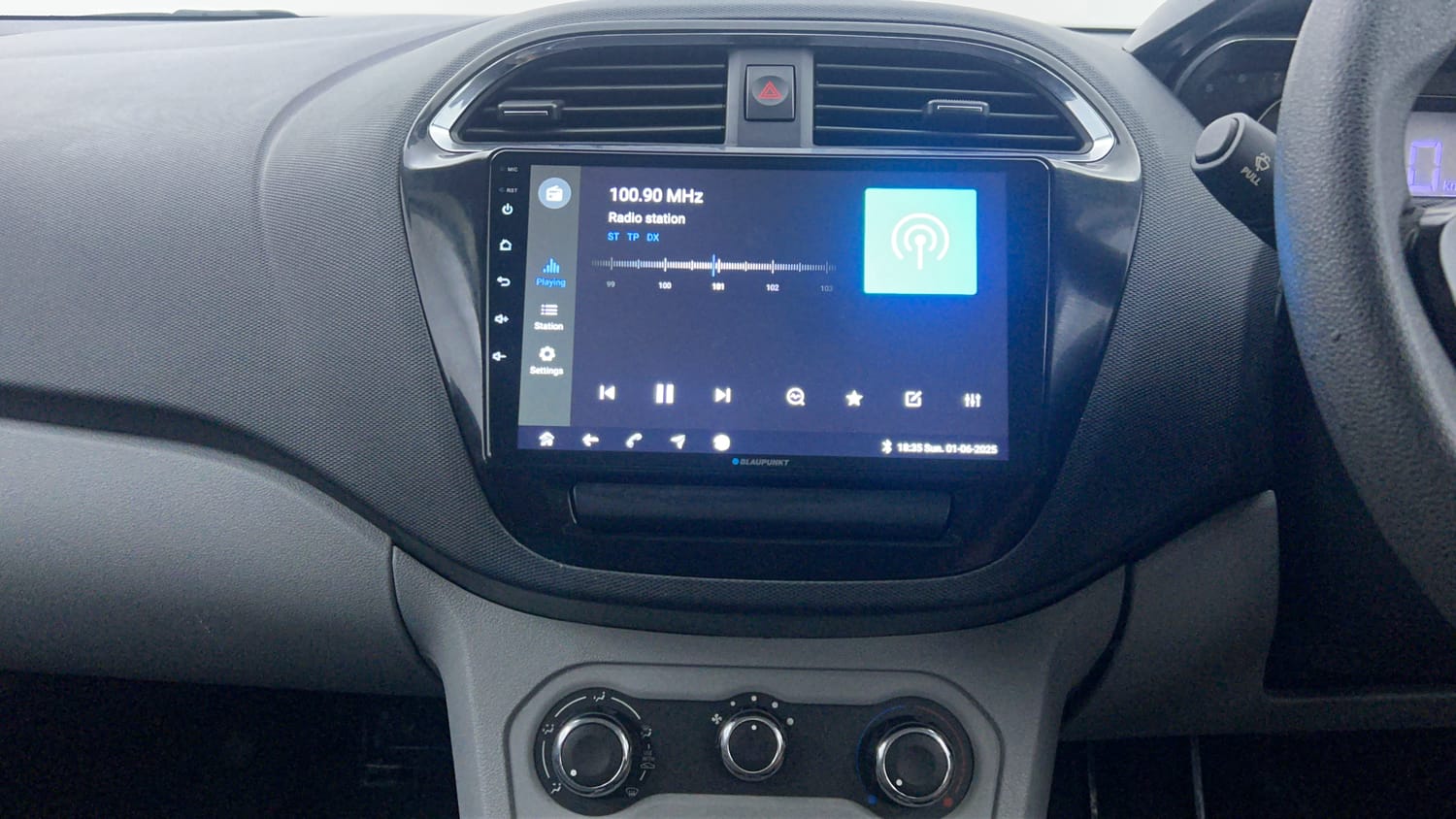Used 2020 Tata Tiago XT Petrol Manual interior MUSIC SYSTEM & AC CONTROL VIEW