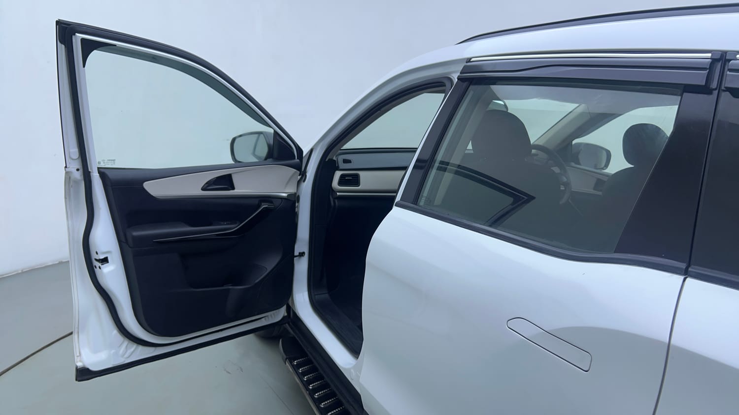 Used 2022 Mahindra XUV700 AX 5 Petrol MT 7 STR Petrol Manual interior LEFT FRONT DOOR OPEN VIEW