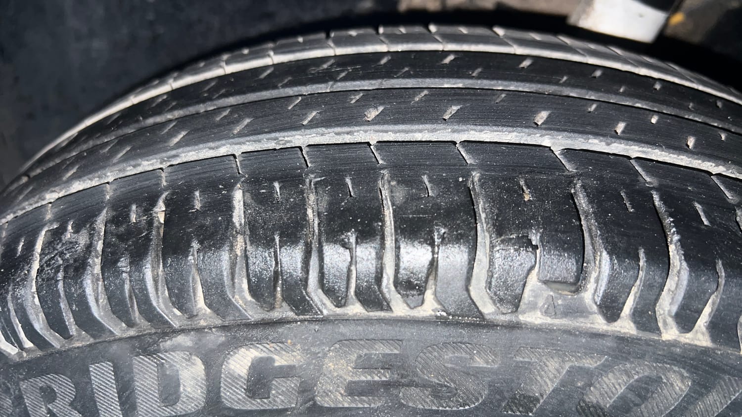 Used 2022 Tata Altroz XE Petrol Petrol Manual tyres LEFT FRONT TYRE TREAD VIEW