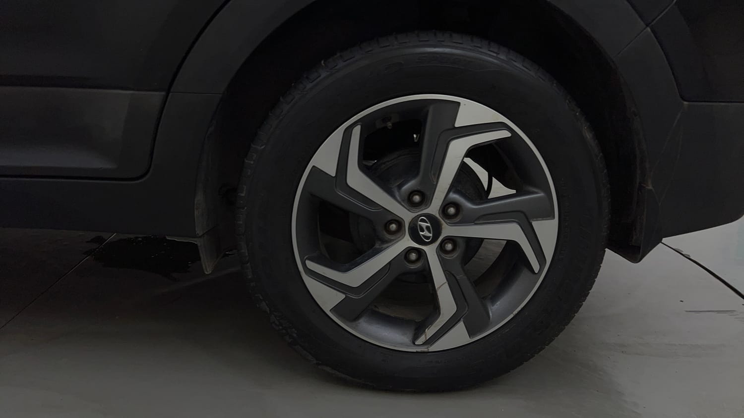 Used 2019 Hyundai Creta SX 1.6 AT Petrol Petrol Automatic tyres LEFT REAR TYRE RIM VIEW
