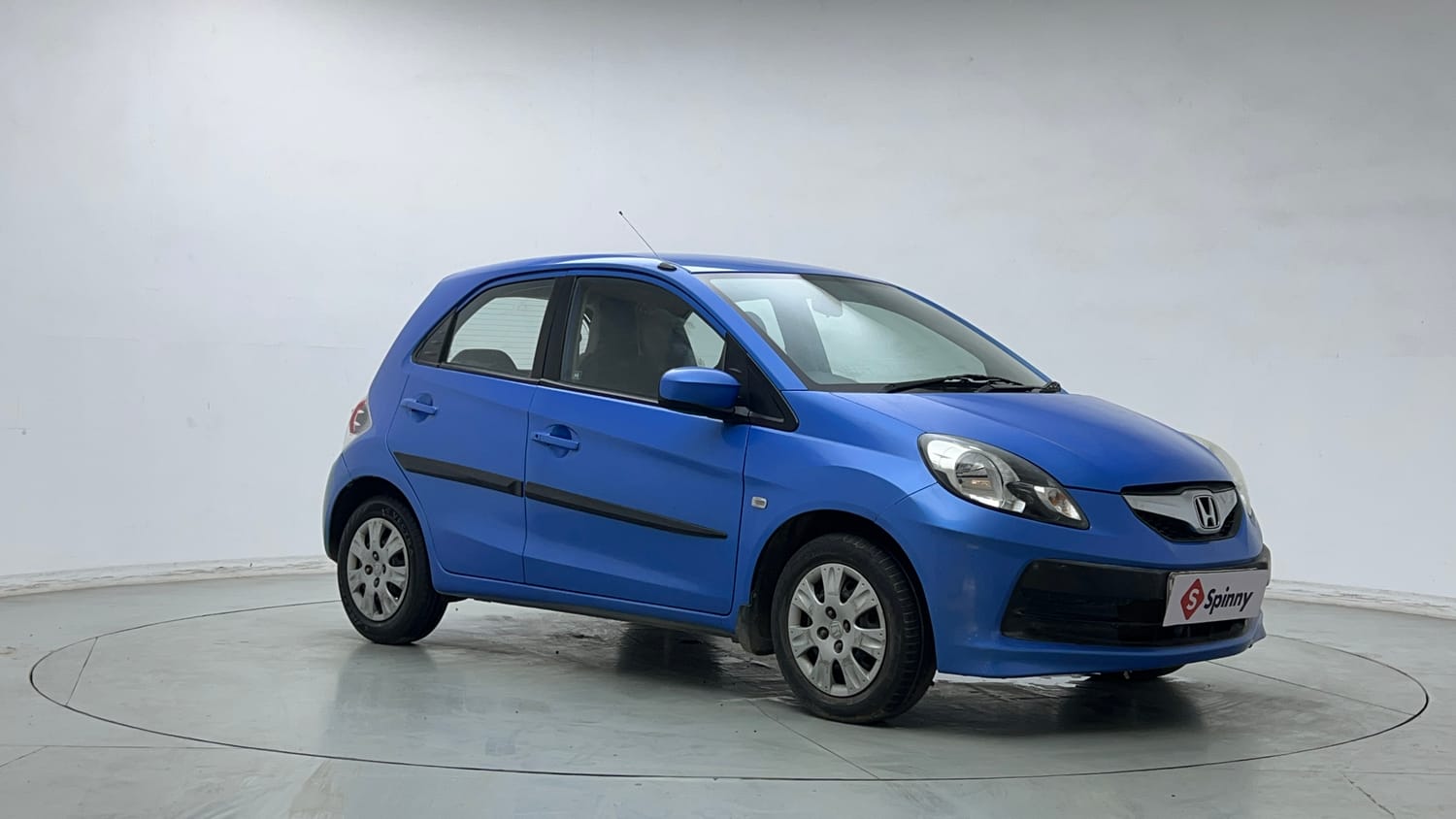 Used 2013 Honda Brio S MT Petrol Manual exterior RIGHT FRONT CORNER VIEW