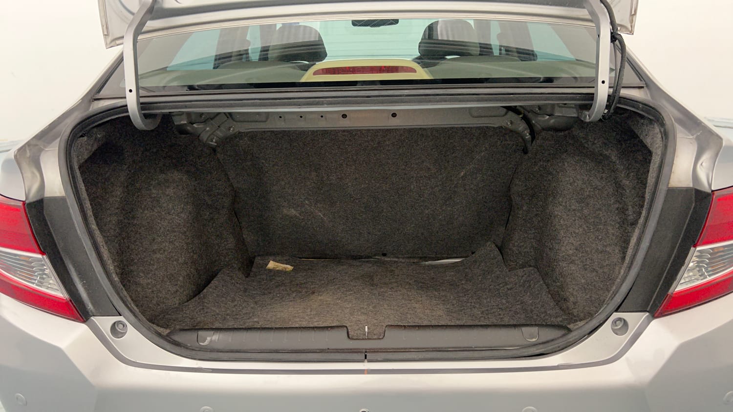 Used 2021 Honda Amaze 1.2 V MT Petrol Petrol Manual interior DICKY INSIDE VIEW