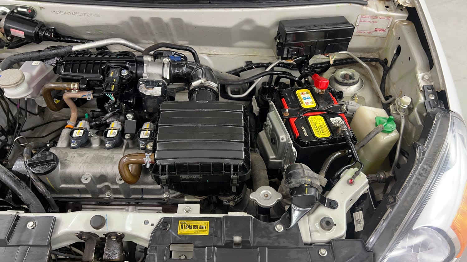 Used 2023 Maruti Suzuki Alto 800 VXi Petrol Manual engine ENGINE LEFT SIDE VIEW