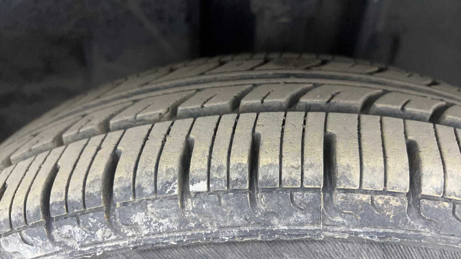 Used 2016 Datsun Redi-GO S Petrol Manual tyres RIGHT FRONT TYRE TREAD VIEW
