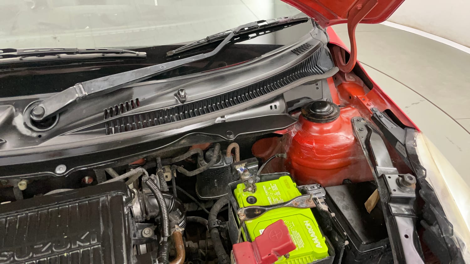 Used 2015 Maruti Suzuki Swift VXi Petrol Manual engine ENGINE LEFT SIDE HINGE & APRON VIEW