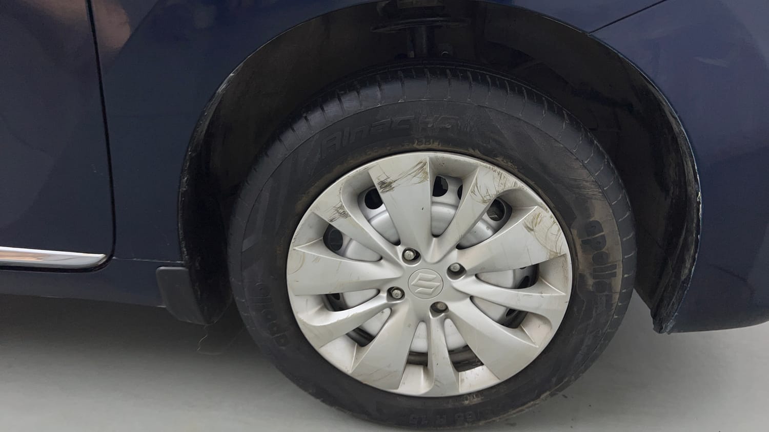 Used 2023 Maruti Suzuki Baleno Sigma MT Petrol Manual tyres RIGHT FRONT TYRE RIM VIEW