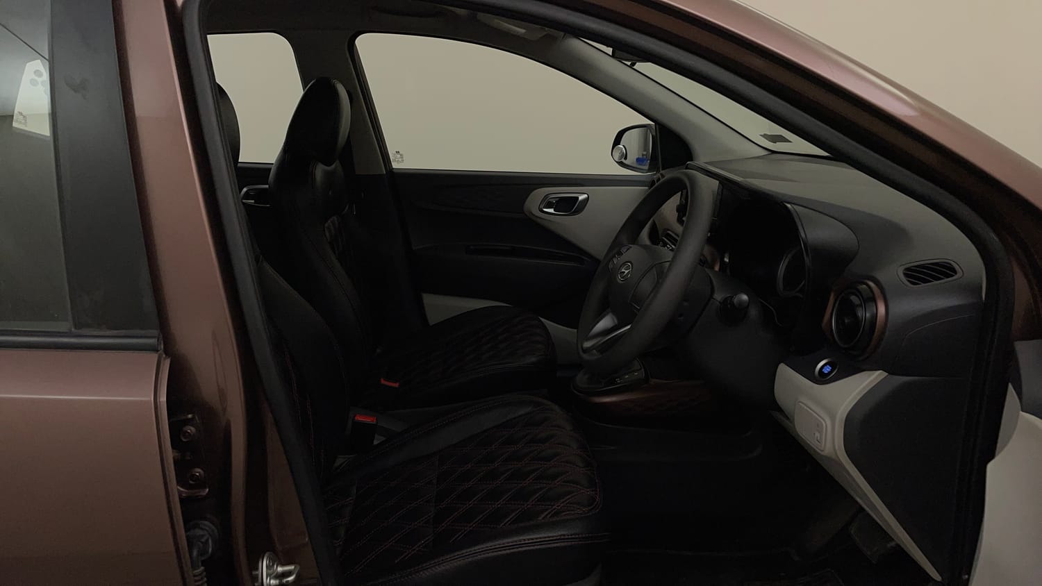 Used 2020 Hyundai Aura SX Plus 1.2 AMT Petrol Petrol Automatic interior RIGHT SIDE FRONT DOOR CABIN VIEW