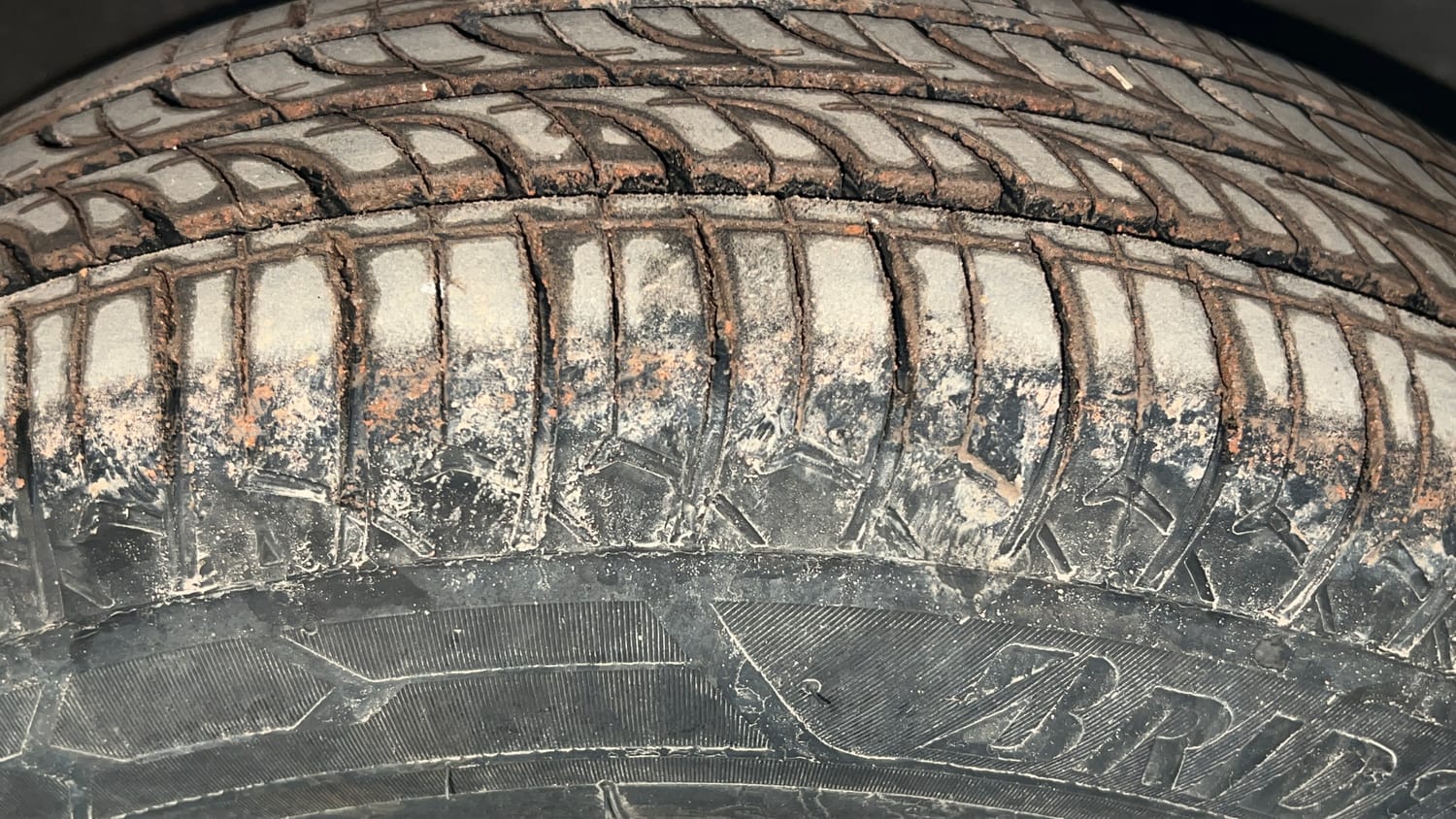 Used 2013 Maruti Suzuki Swift Dzire VXI Petrol Manual tyres RIGHT FRONT TYRE TREAD VIEW