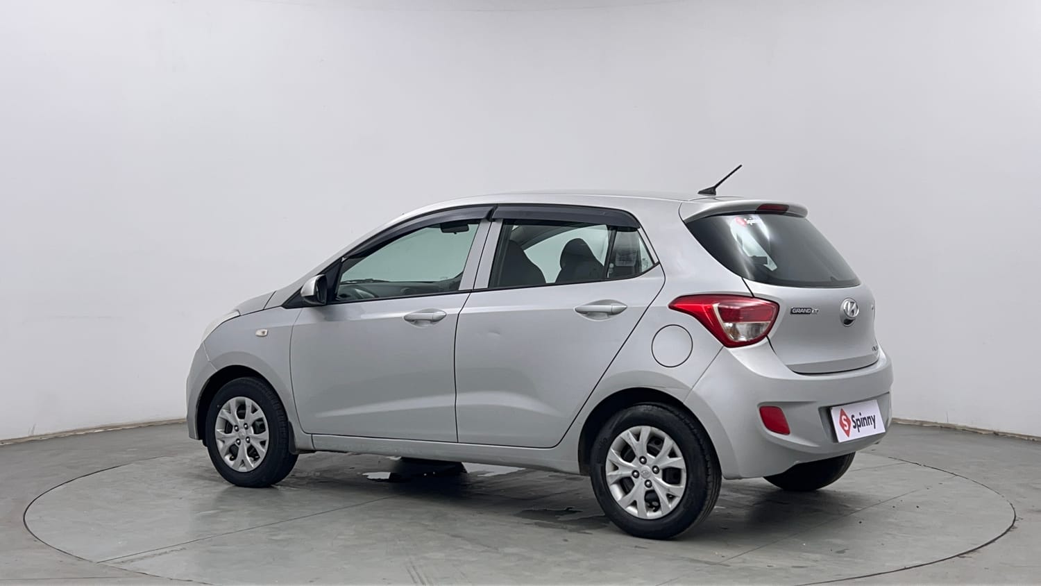 Used 2016 Hyundai Grand i10 Magna 1.2 Kappa VTVT Petrol Manual exterior LEFT REAR CORNER VIEW