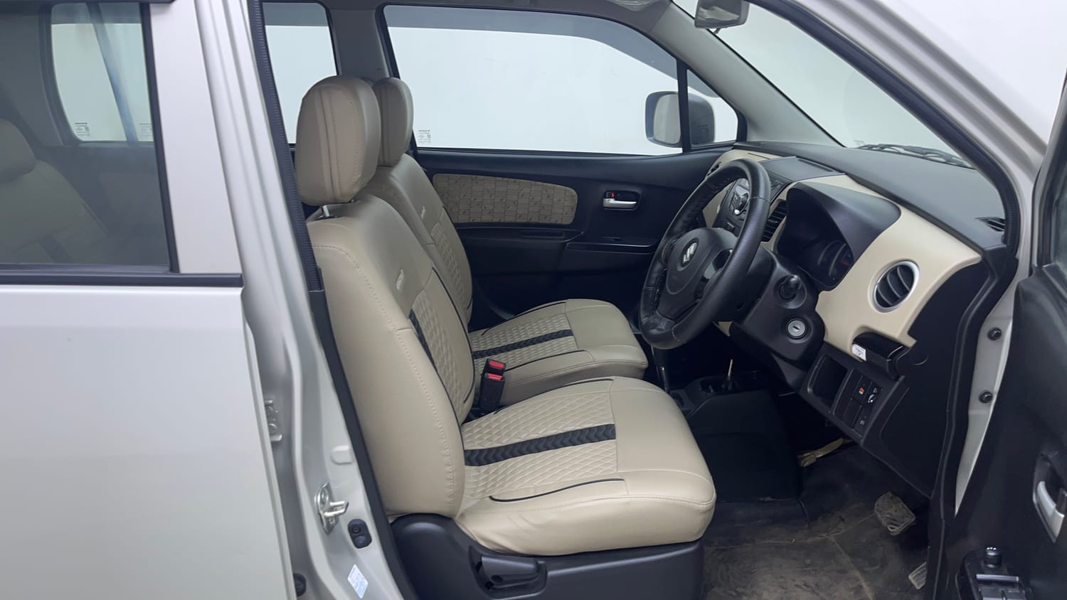 Used 2019 Maruti Suzuki Wagon R 1.0 VXI AMT (O) Petrol Automatic interior RIGHT SIDE FRONT DOOR CABIN VIEW