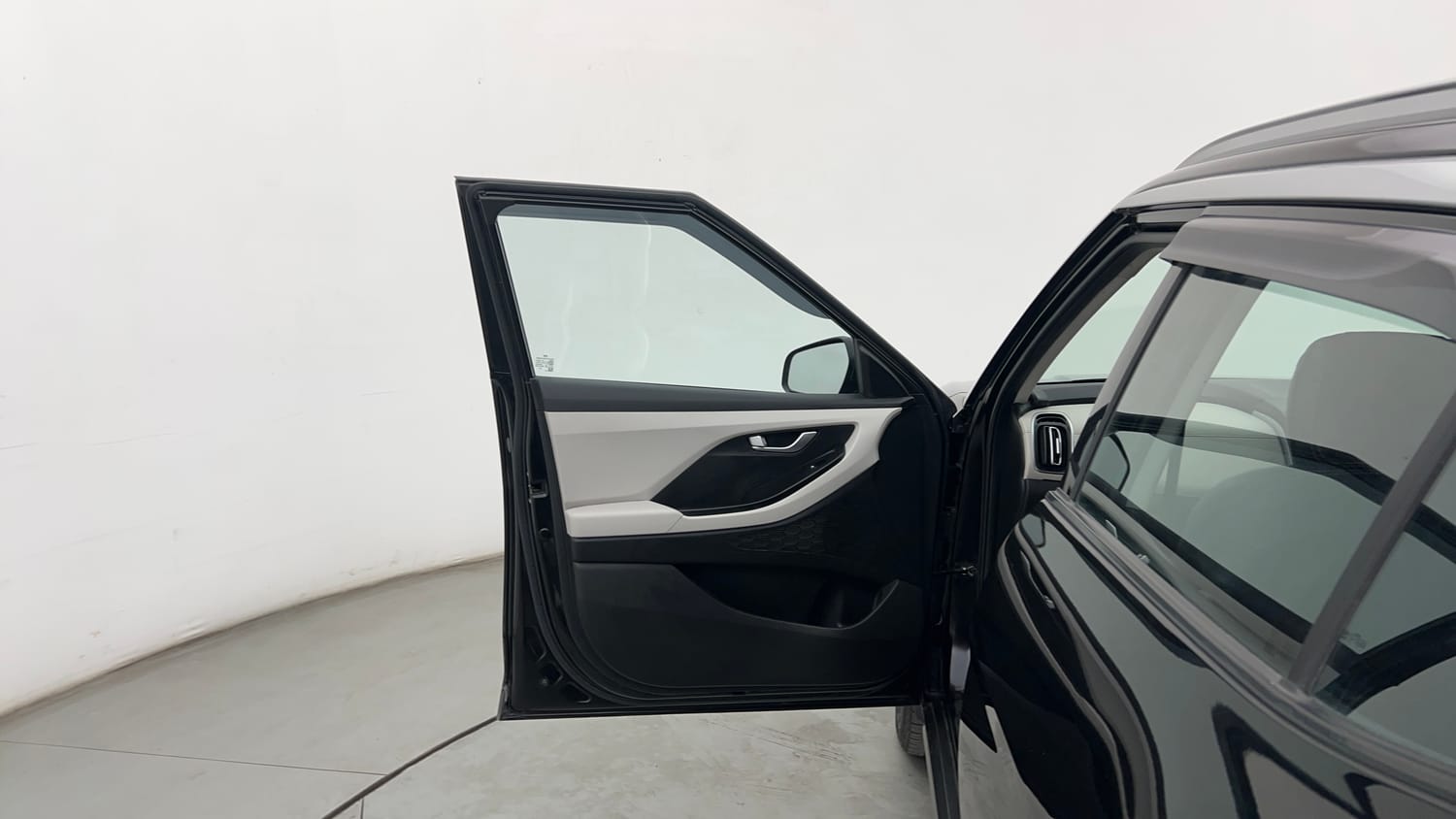 Used 2022 Hyundai Creta SX 1.5 Petrol Executive Petrol Manual interior LEFT FRONT DOOR OPEN VIEW