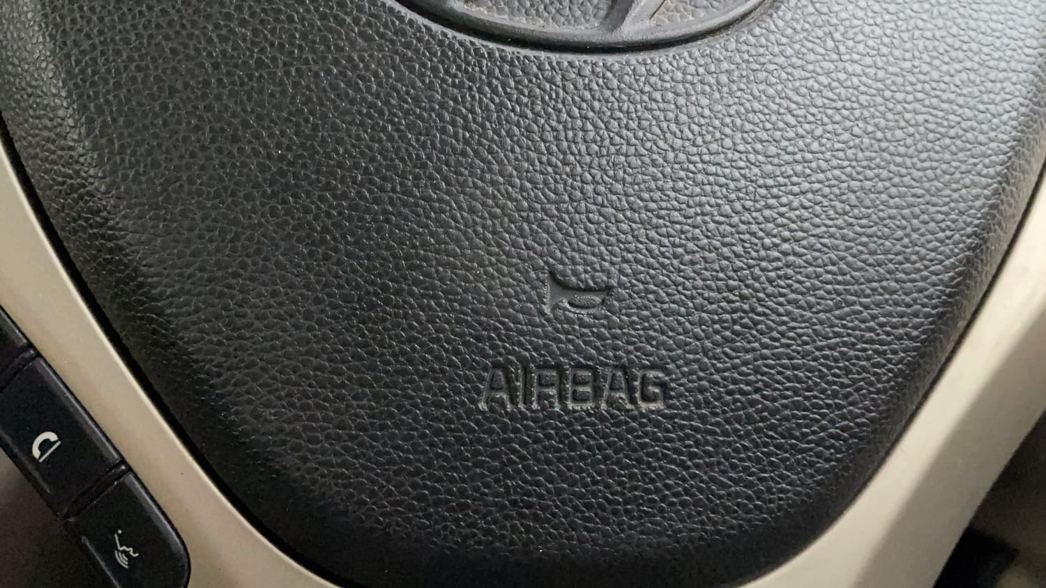 Used 2020 Hyundai Santro Sportz Petrol Manual top_features Airbags