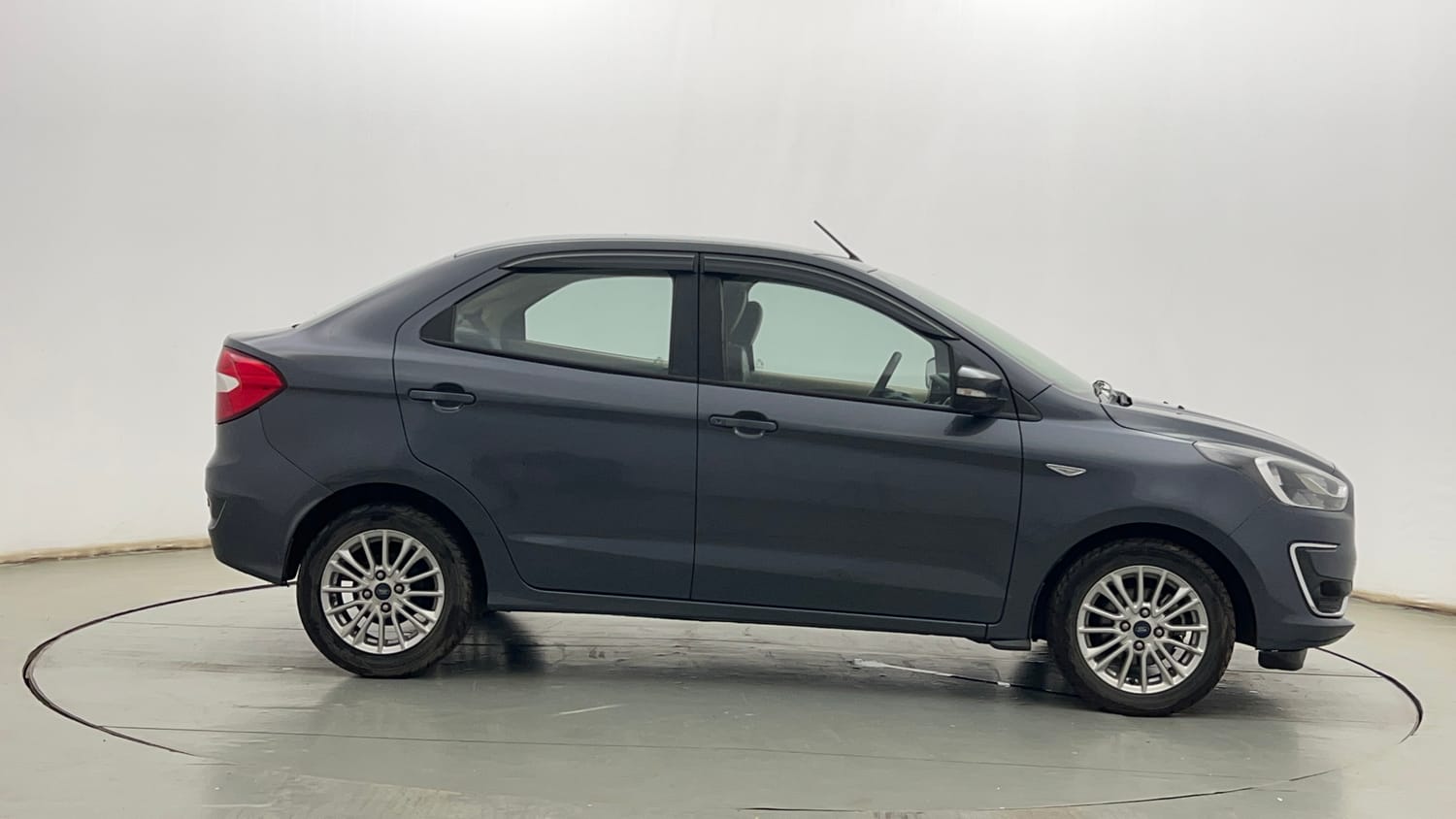Used 2019 Ford Figo Aspire Titanium Plus 1.2 Ti-VCT Petrol Manual exterior RIGHT SIDE VIEW