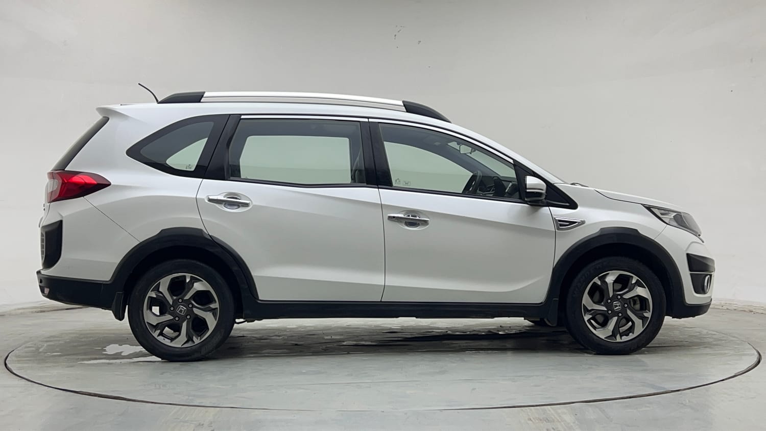 Used 2018 Honda BR-V V CVT Petrol Petrol Automatic exterior RIGHT SIDE VIEW