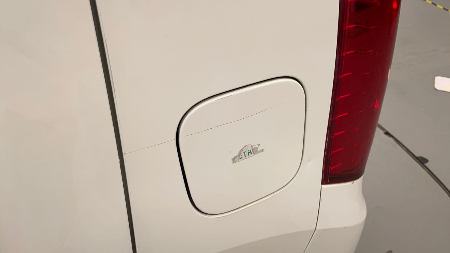 Used 2013 Maruti Suzuki Wagon R LXI Petrol Manual dents MINOR SCRATCH