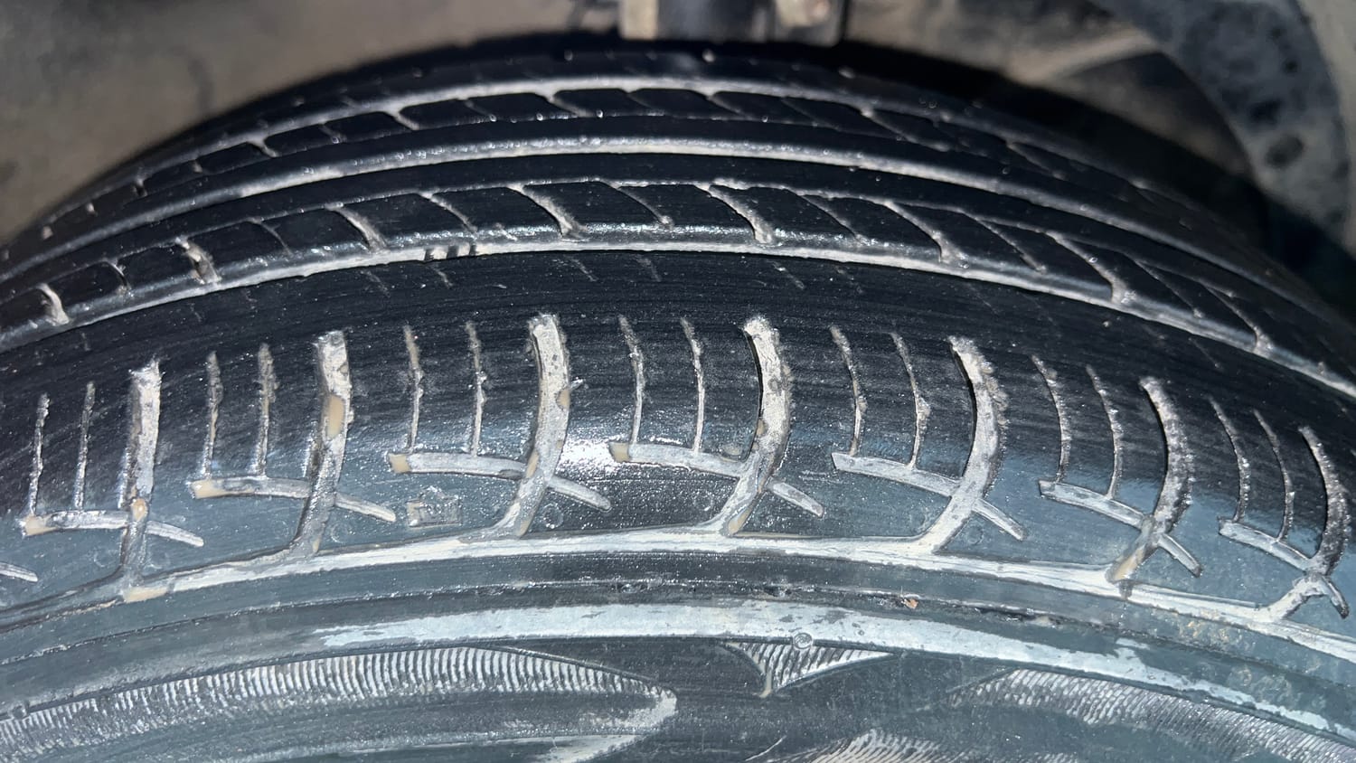 Used 2017 Maruti Suzuki Baleno Delta 1.2 Petrol Manual tyres RIGHT FRONT TYRE TREAD VIEW