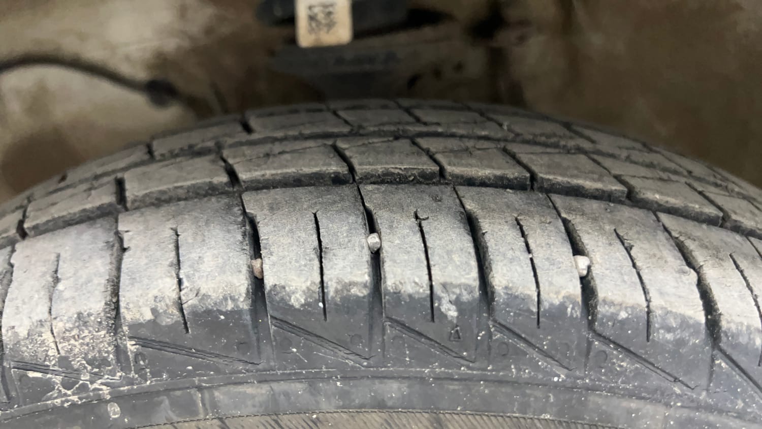 Used 2023 Maruti Suzuki Alto 800 VXi Petrol Manual tyres LEFT FRONT TYRE TREAD VIEW