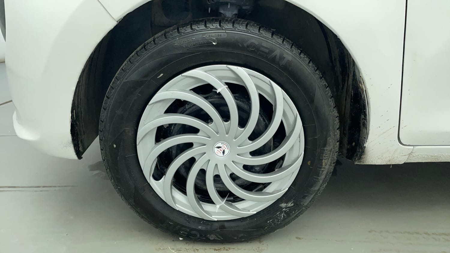 Used 2020 Hyundai Santro Sportz Petrol Manual tyres LEFT FRONT TYRE RIM VIEW