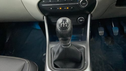 Used 2023 Tata Altroz XZ Plus Diesel Diesel Manual interior GEAR  KNOB VIEW