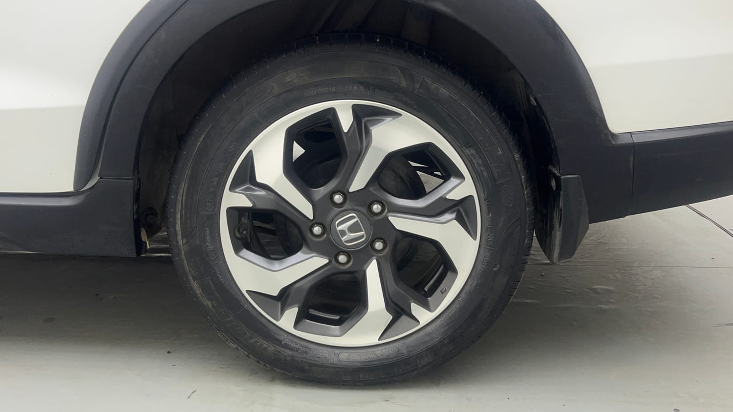 Used 2018 Honda BR-V V CVT Petrol Petrol Automatic tyres LEFT REAR TYRE RIM VIEW