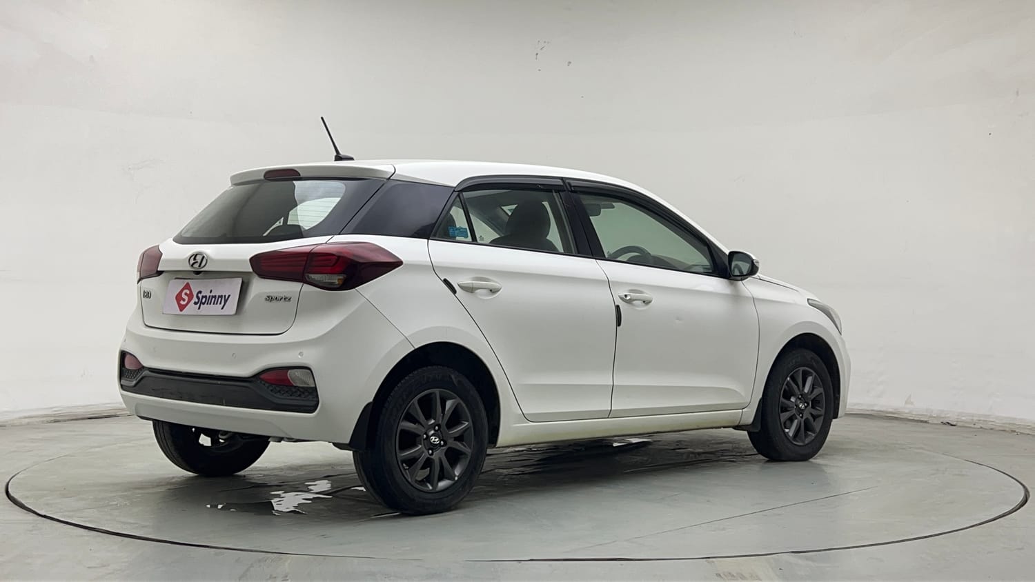 Used 2019 Hyundai Elite i20 Sportz Plus 1.2 Petrol Manual exterior RIGHT REAR CORNER VIEW