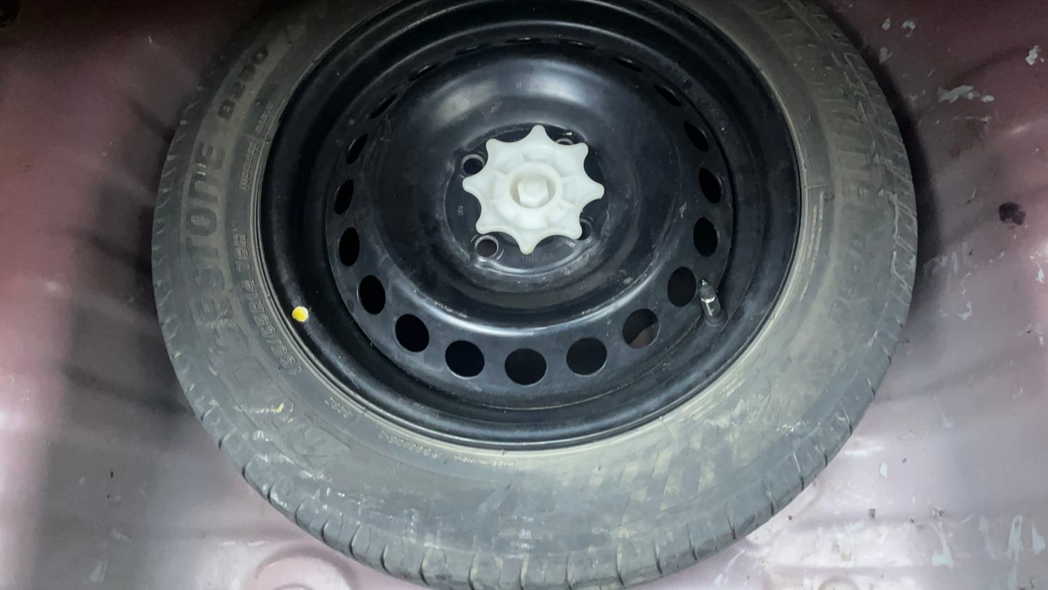Used 2017 Hyundai Grand i10 Asta 1.1 CRDi Diesel Manual tyres SPARE TYRE VIEW