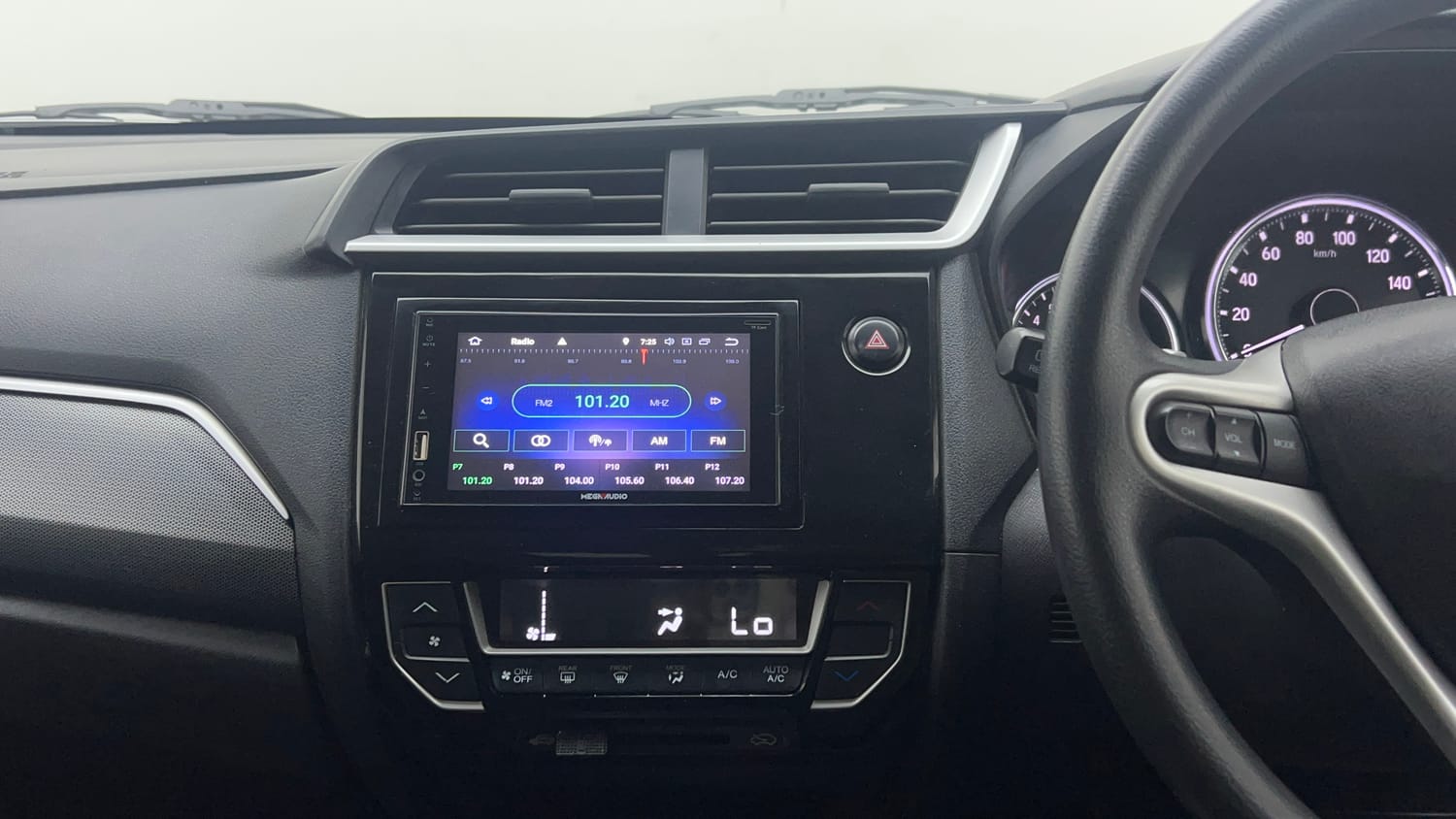 Used 2018 Honda BR-V V CVT Petrol Petrol Automatic top_features Integrated (in-dash) music system