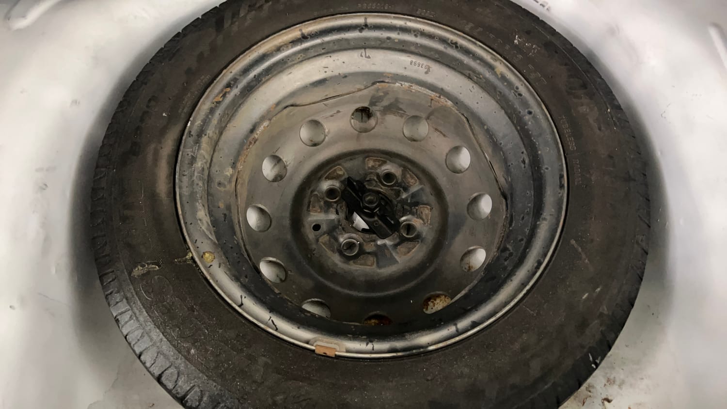 Used 2018 Hyundai Eon Era + Petrol Manual tyres SPARE TYRE VIEW