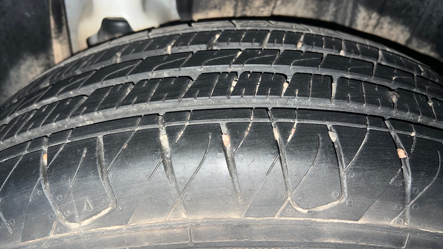 Used 2025 Mahindra XUV 3XO AX5 1.2 Petrol Petrol Manual tyres LEFT REAR TYRE TREAD VIEW