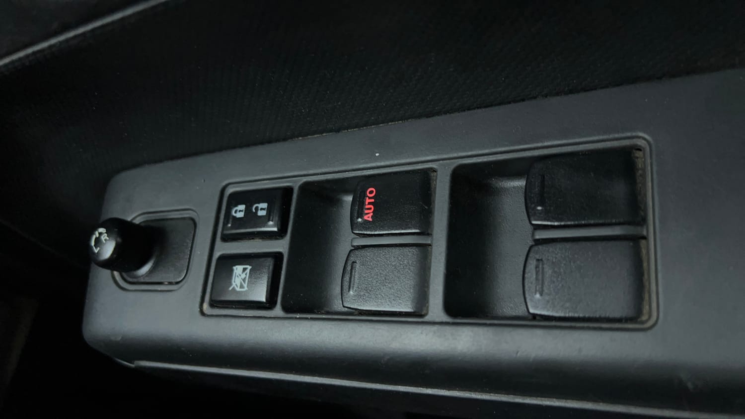 Used 2023 Maruti Suzuki Wagon R VXI 1.0 Petrol Manual top_features Power windows