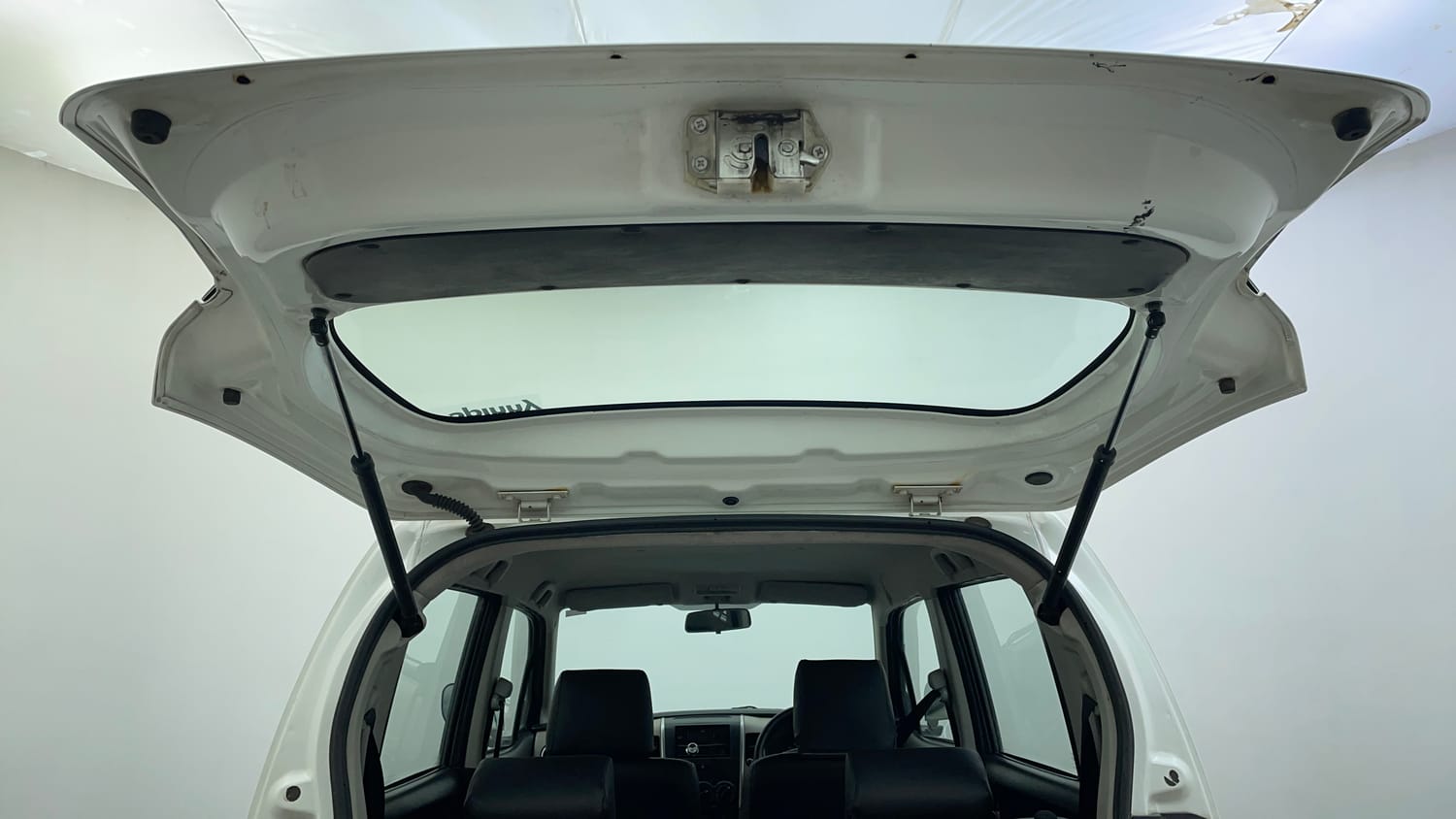 Used 2013 Maruti Suzuki Wagon R LXI Petrol Manual interior DICKY DOOR OPEN VIEW