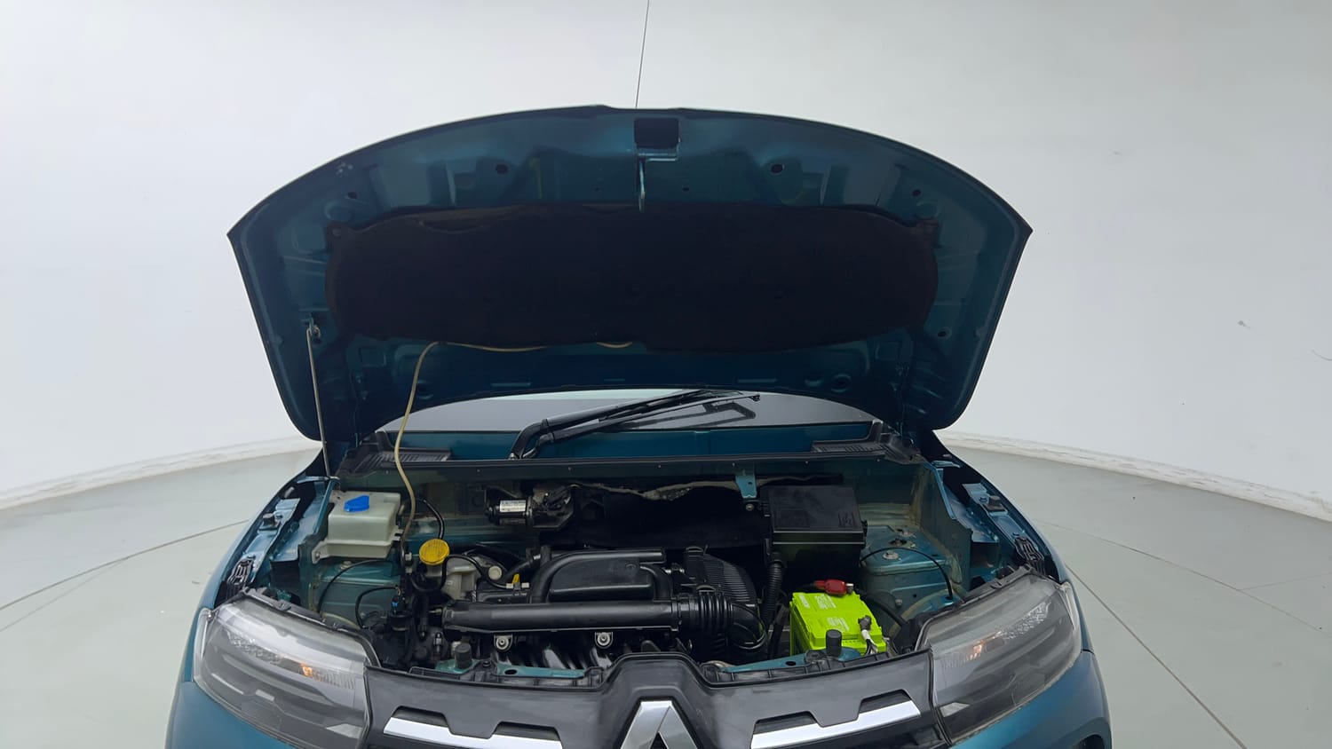 Used 2020 Renault Kwid RXT 1.0 Opt Petrol Manual engine ENGINE & BONNET OPEN FRONT VIEW
