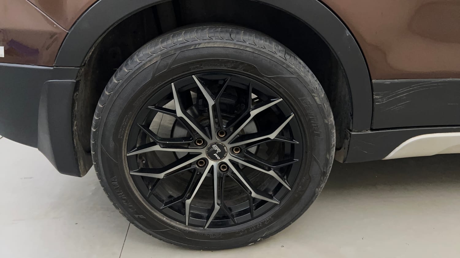 Used 2016 Maruti Suzuki S-Cross Delta 1.6 Diesel Manual tyres RIGHT REAR TYRE RIM VIEW
