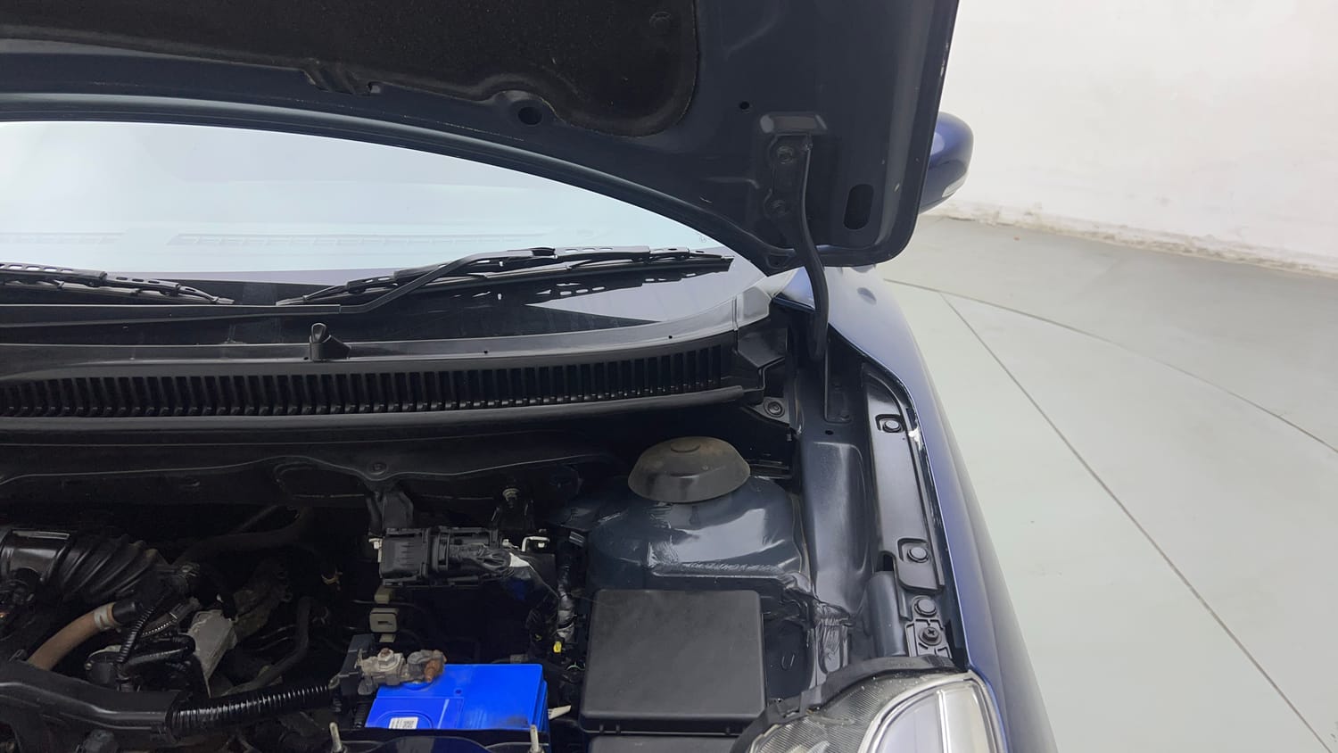 Used 2018 Maruti Suzuki Baleno Alpha 1.2 Petrol Manual engine ENGINE LEFT SIDE HINGE & APRON VIEW
