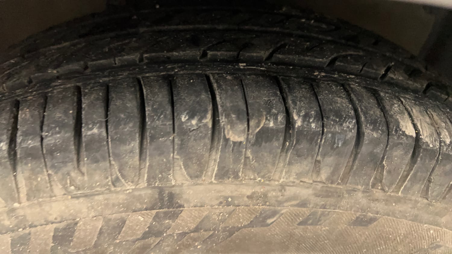 Used 2016 Maruti Suzuki Celerio VXi AMT Petrol Automatic tyres RIGHT FRONT TYRE TREAD VIEW