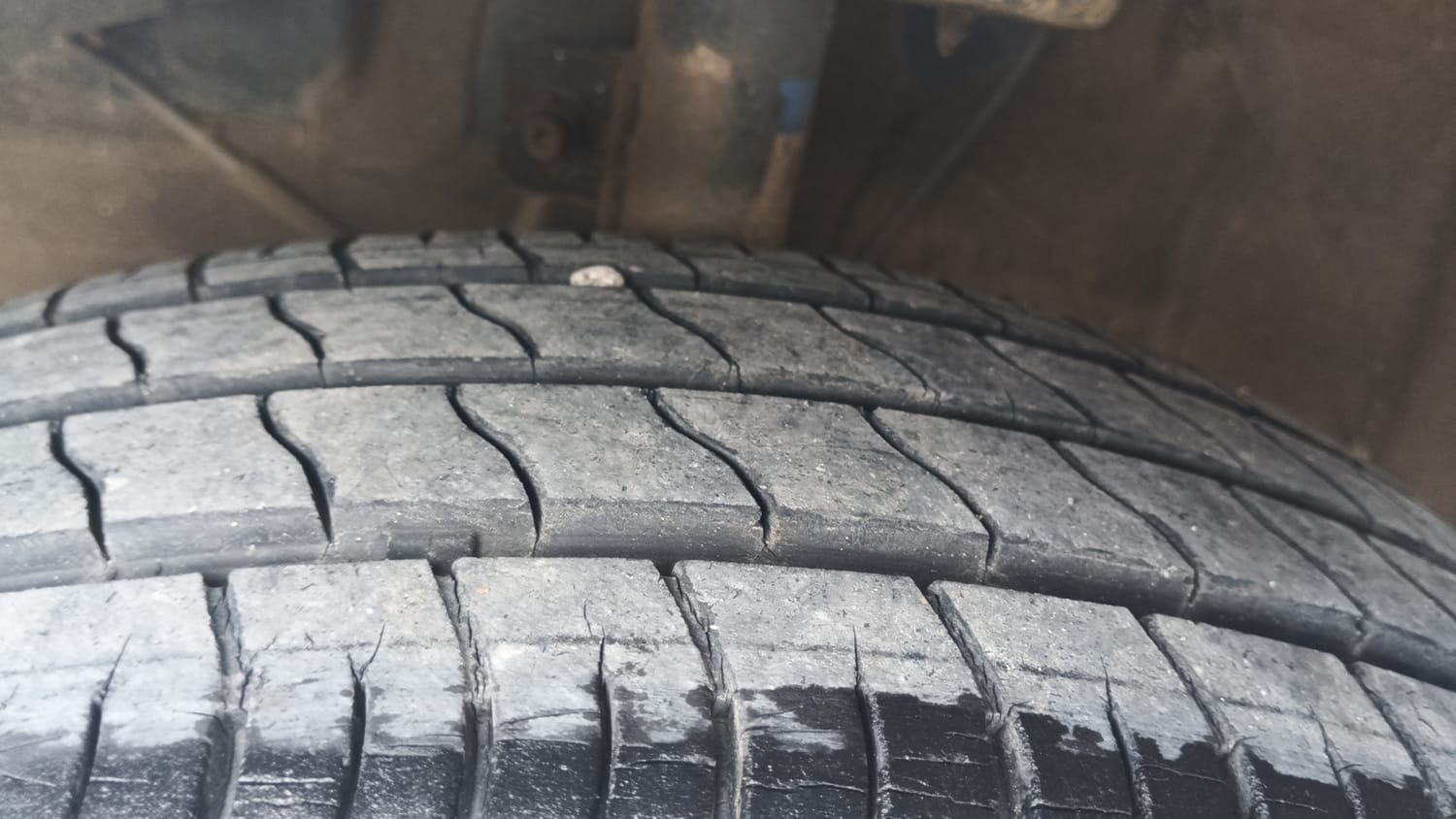Used 2021 Maruti Suzuki Baleno Delta Petrol Manual tyres LEFT FRONT TYRE TREAD VIEW