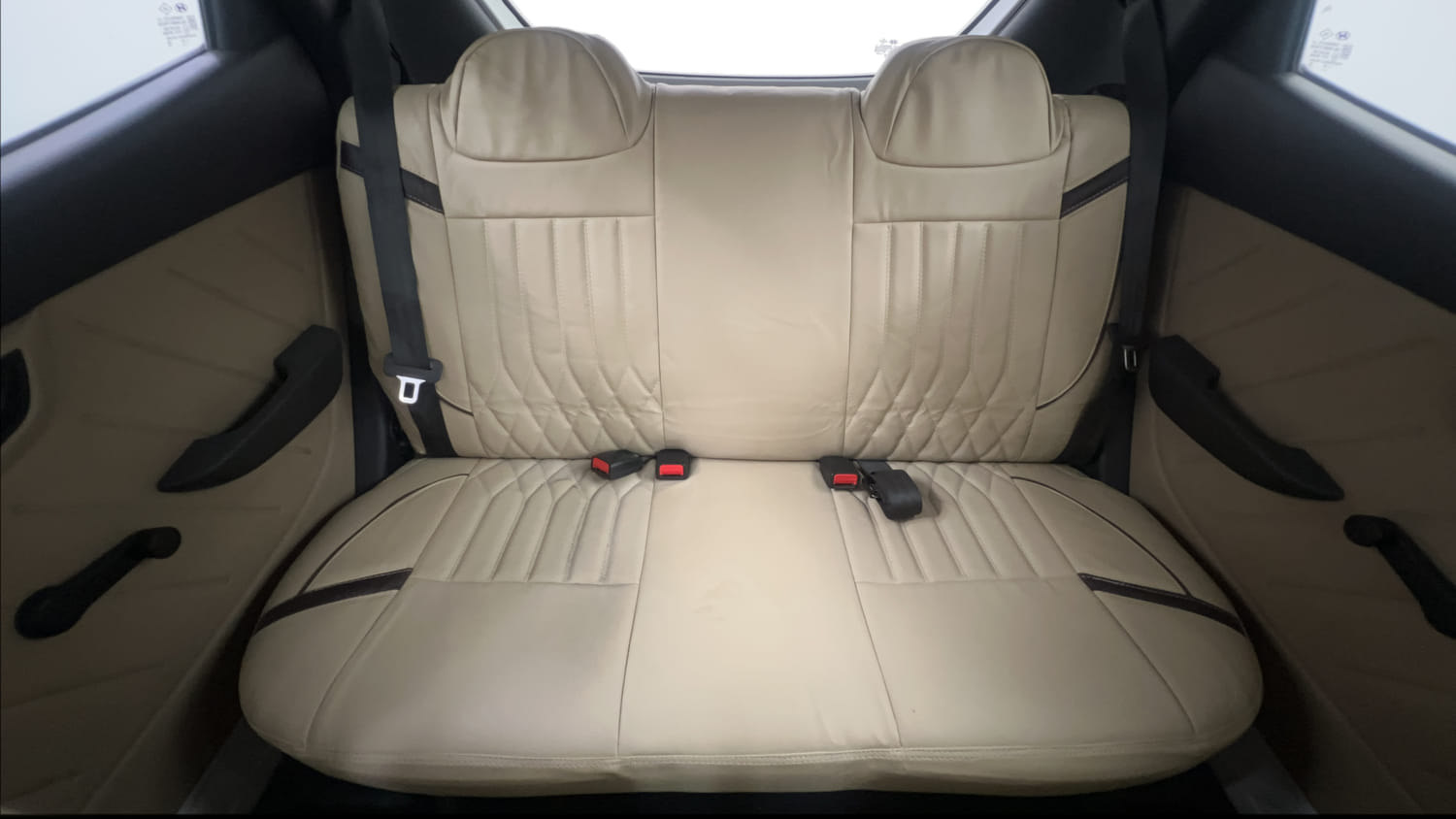 Used 2019 Hyundai Eon Magna + Petrol Manual interior REAR SEAT CONDITION VIEW