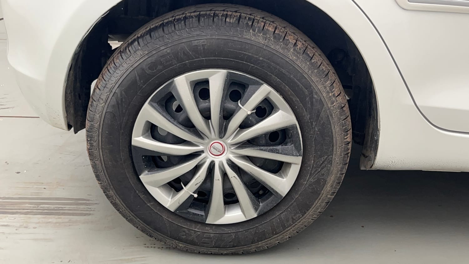Used 2013 Maruti Suzuki Swift VXi Petrol Manual tyres LEFT REAR TYRE RIM VIEW
