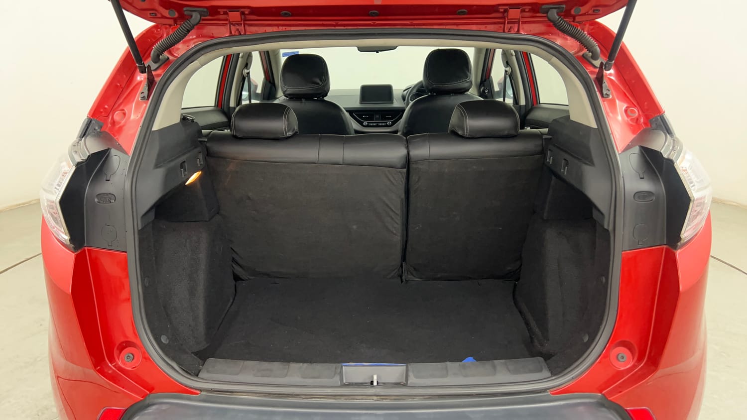 Used 2018 Tata Nexon XZA Plus Petrol Petrol Automatic interior DICKY INSIDE VIEW
