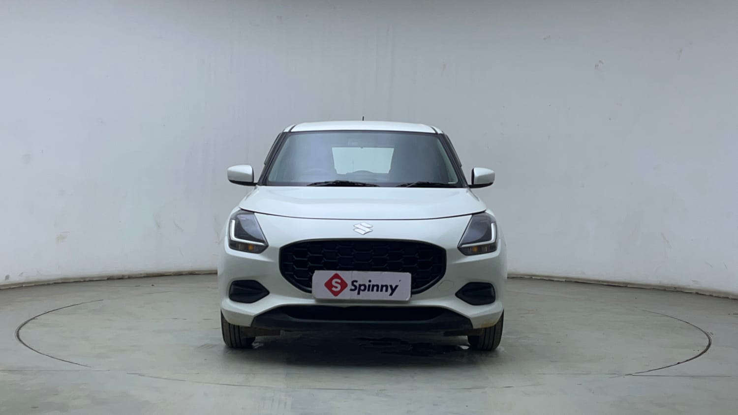 Used 2025 Maruti Suzuki Swift VXi (O) AMT Petrol Automatic exterior FRONT VIEW