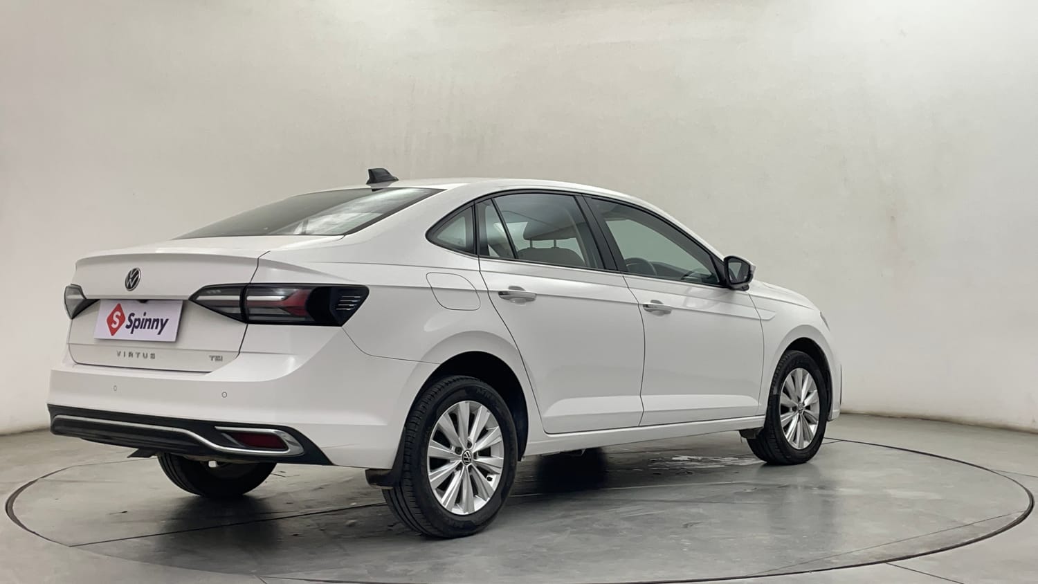 Used 2023 Volkswagen Virtus Highline 1.0 TSI MT Petrol Manual exterior RIGHT REAR CORNER VIEW