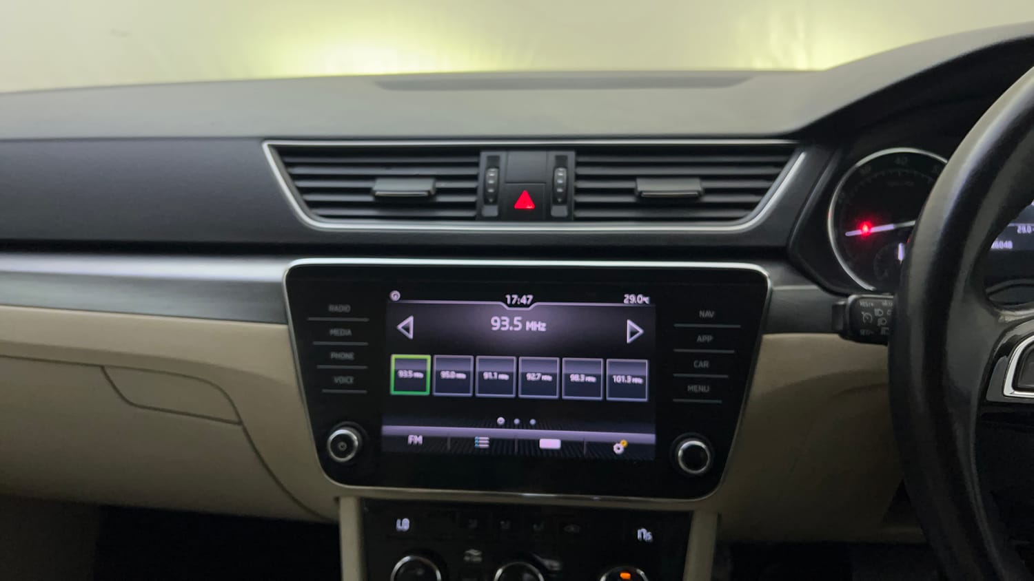 Used 2018 Skoda Superb Style TSI AT Petrol Automatic top_features Integrated (in-dash) music system