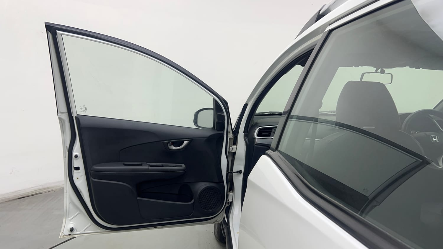 Used 2018 Honda BR-V V CVT Petrol Petrol Automatic interior LEFT FRONT DOOR OPEN VIEW